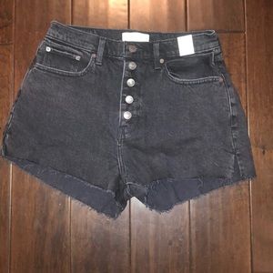 Women’s Abercrombie & Fitch high rise shorts.